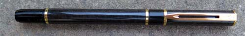 WATERMAN LAUREAT 1 ROLLERBALL. Gloss black with gold plated trim.